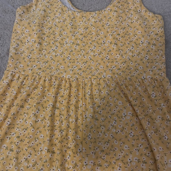 Yellow flower romper - Picture 5 of 7